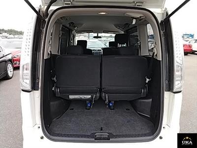 2013 Nissan Serena - Thumbnail
