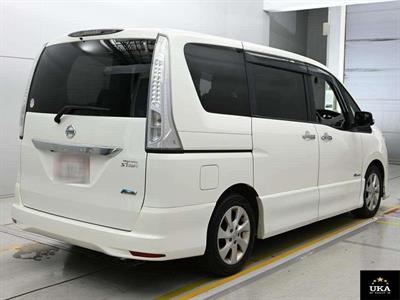 2013 Nissan Serena - Thumbnail