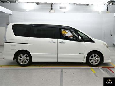 2013 Nissan Serena - Thumbnail