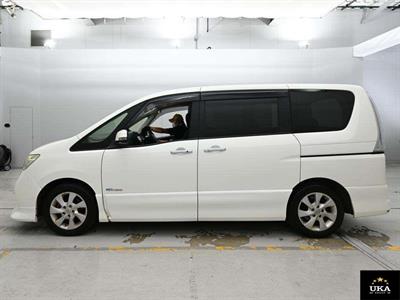 2013 Nissan Serena - Thumbnail