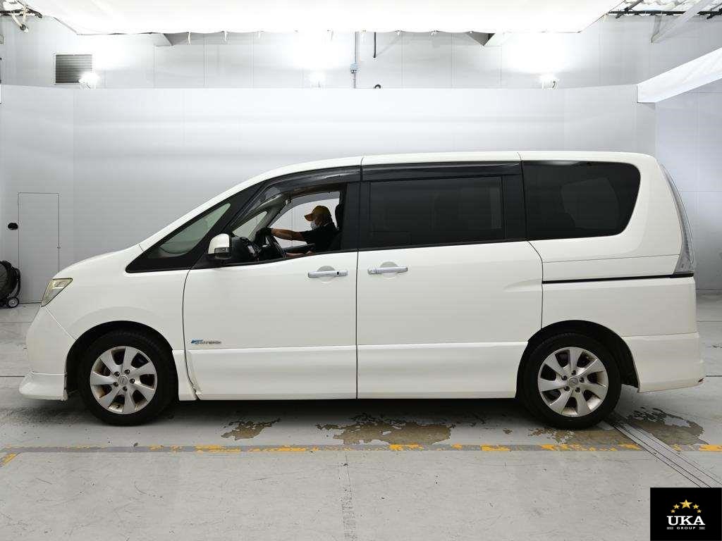 2013 Nissan Serena