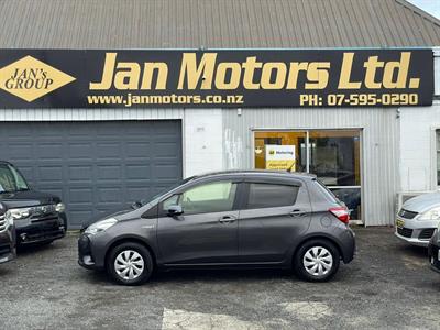 2020 Toyota Vitz - Thumbnail
