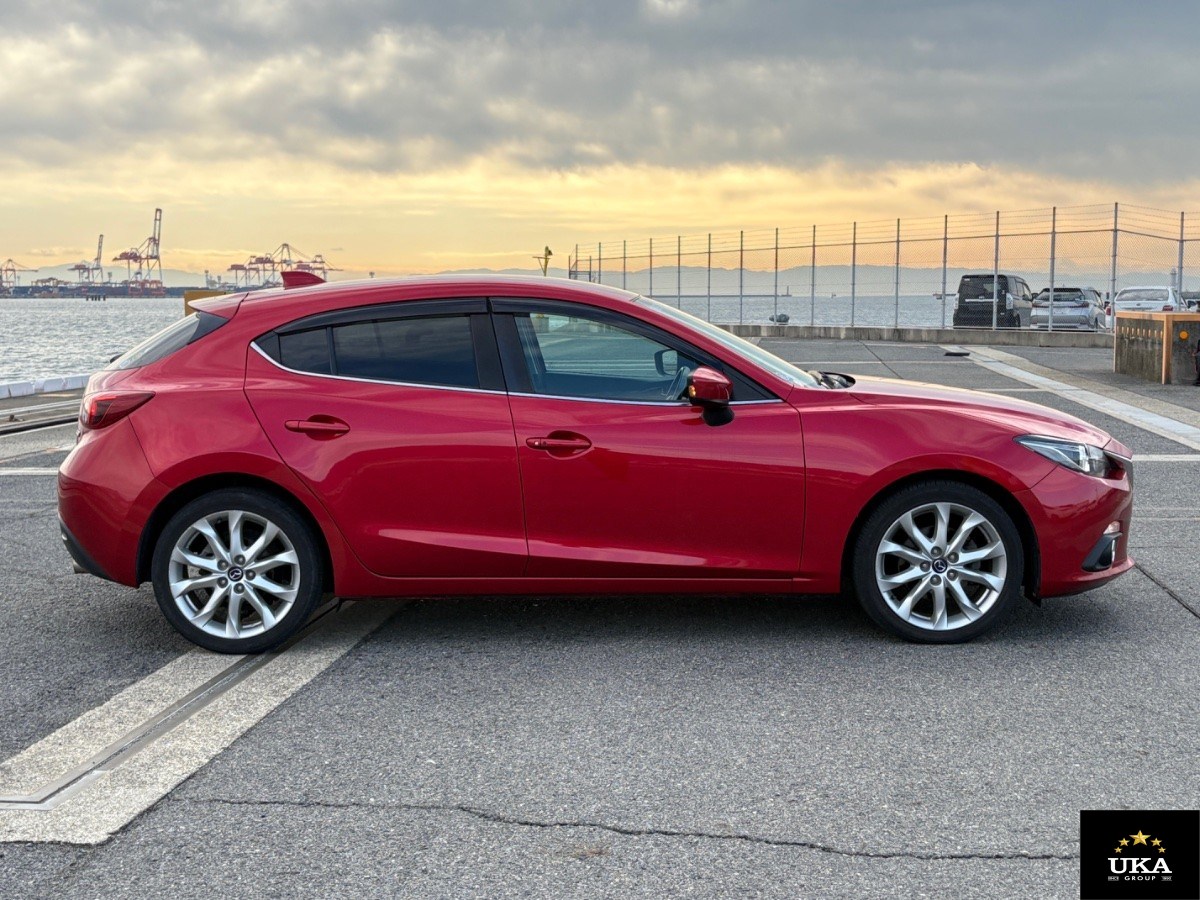 2014 Mazda Axela
