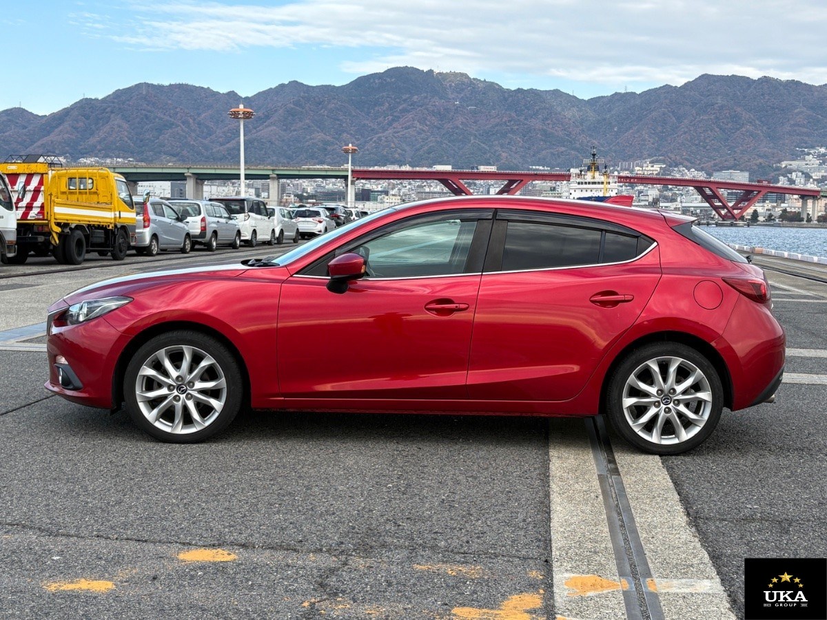2014 Mazda Axela
