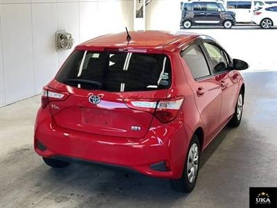 2017 Toyota Vitz - Thumbnail
