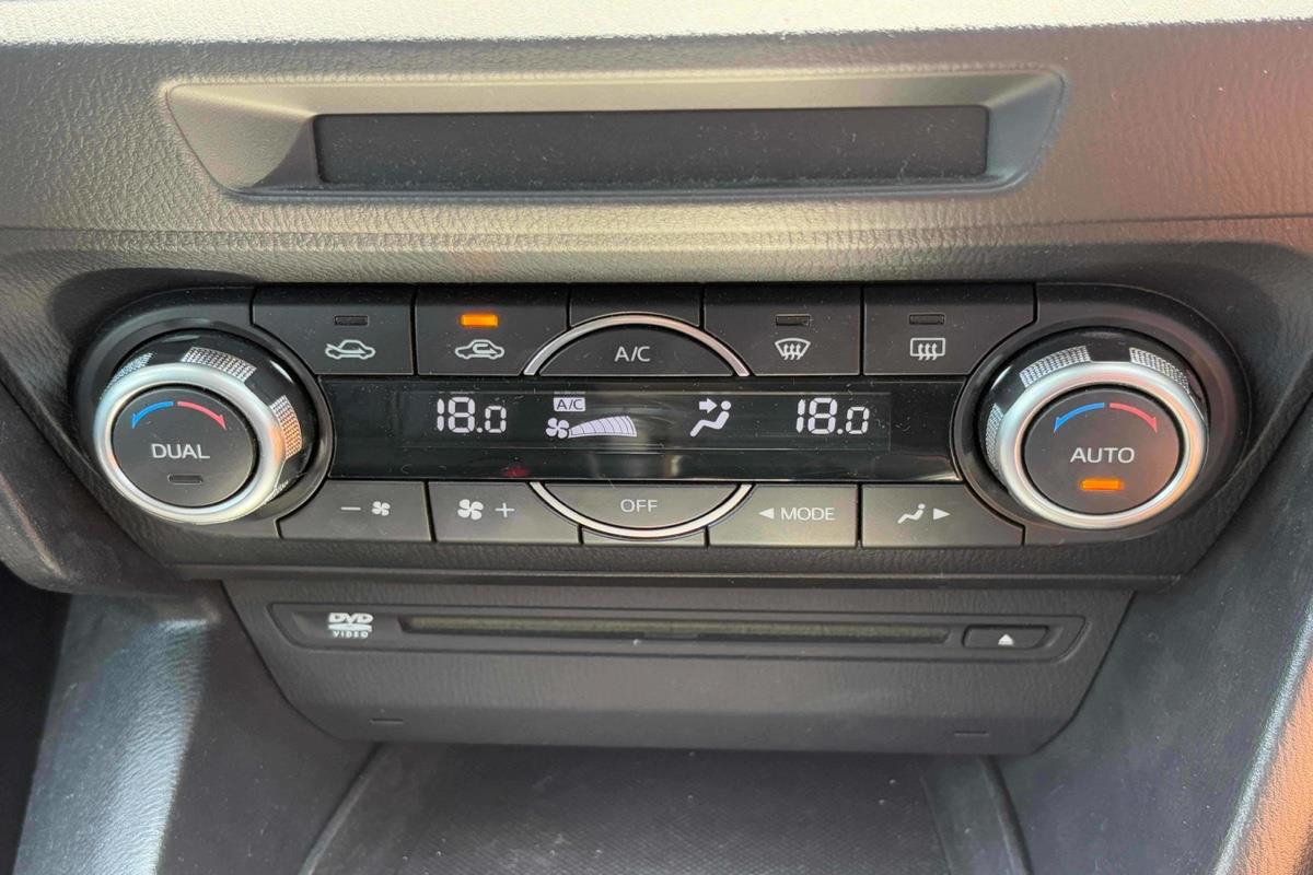 2014 Mazda Axela