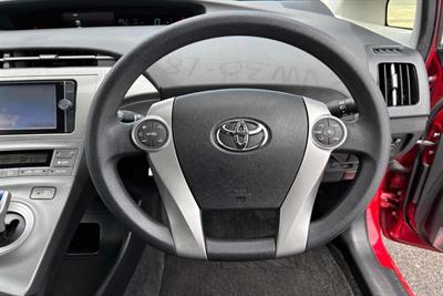 2014 Toyota Prius - Thumbnail