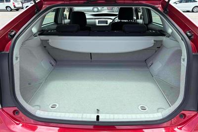 2014 Toyota Prius - Thumbnail