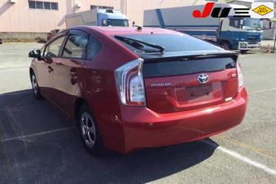 2014 Toyota Prius - Thumbnail