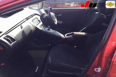 2014 Toyota Prius - Thumbnail