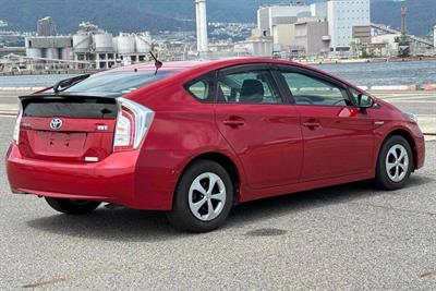 2014 Toyota Prius - Thumbnail