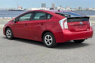 2014 Toyota Prius - Thumbnail