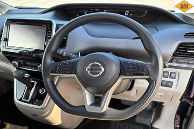 2017 Nissan Serena - Thumbnail
