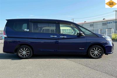 2017 Nissan Serena - Thumbnail