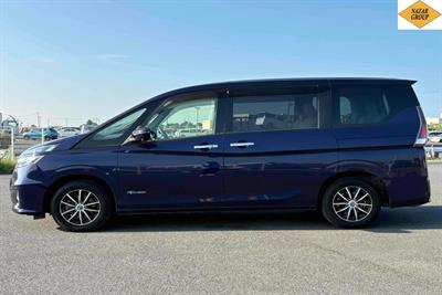 2017 Nissan Serena - Thumbnail