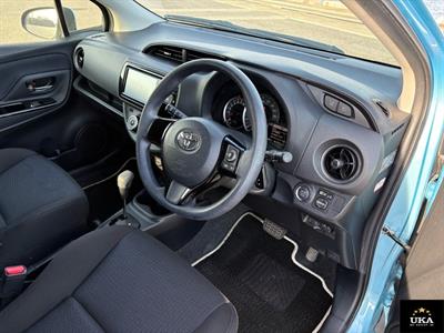 2016 Toyota Vitz - Thumbnail