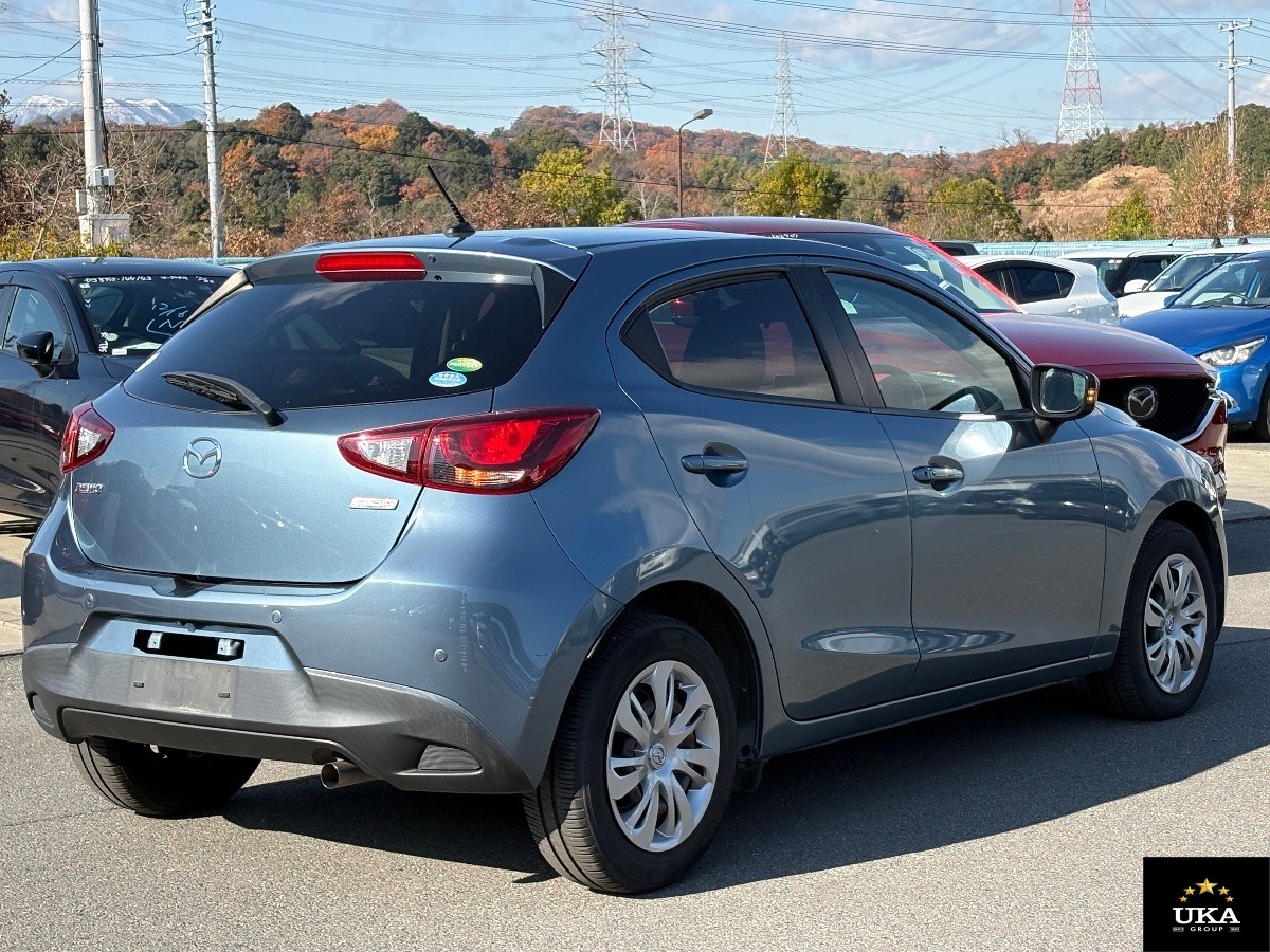 2016 Mazda Demio