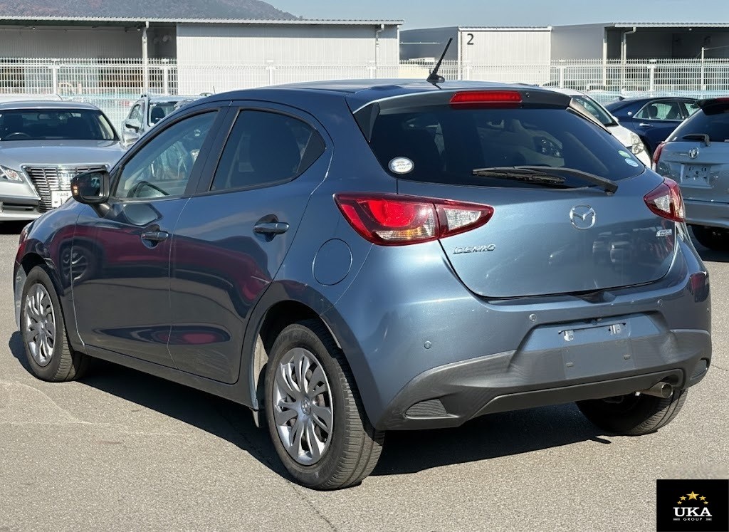 2016 Mazda Demio