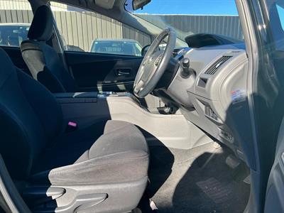 2013 Toyota Prius - Thumbnail