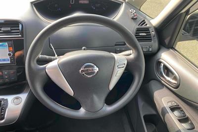 2015 Nissan Serena - Thumbnail