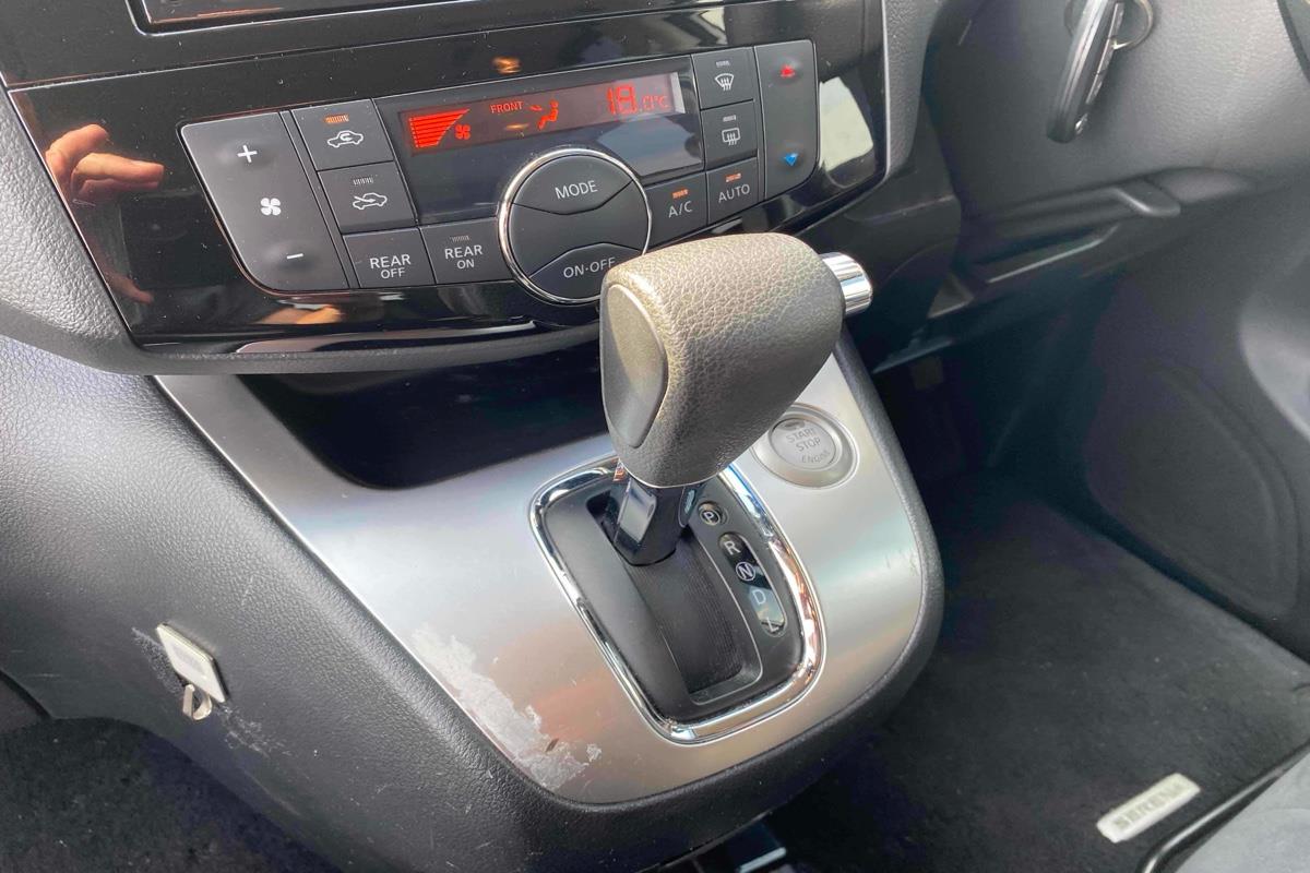 2015 Nissan Serena