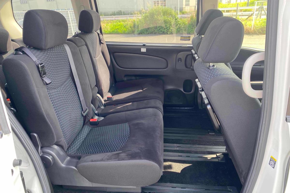 2015 Nissan Serena