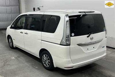 2015 Nissan Serena - Thumbnail