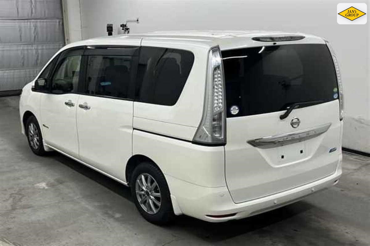 2015 Nissan Serena