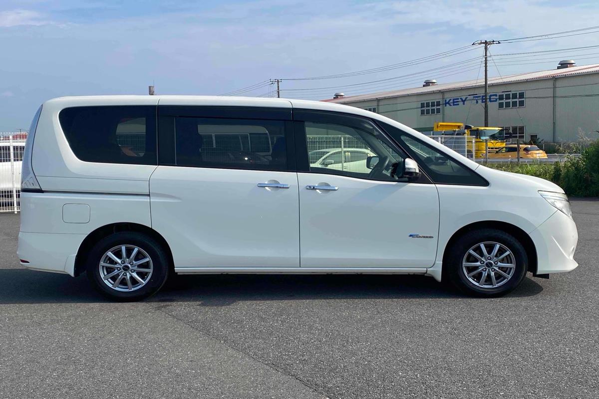2015 Nissan Serena