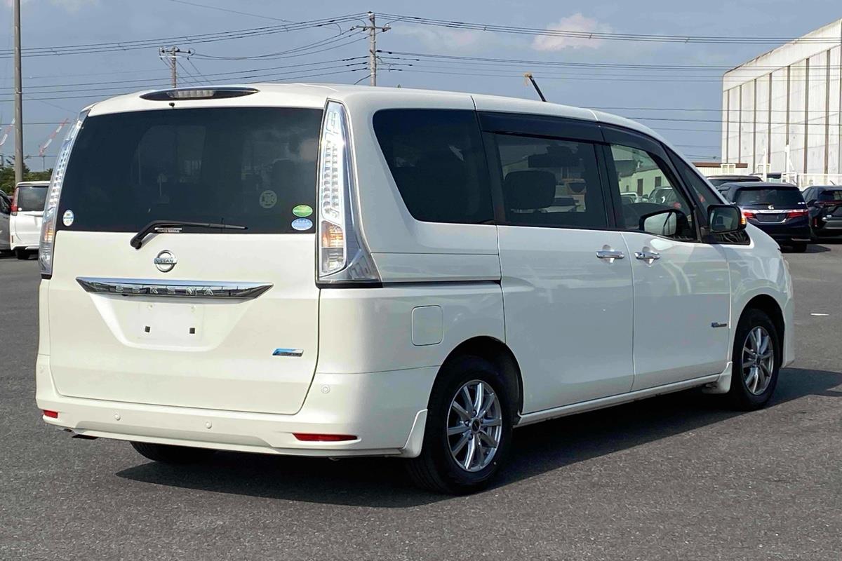 2015 Nissan Serena