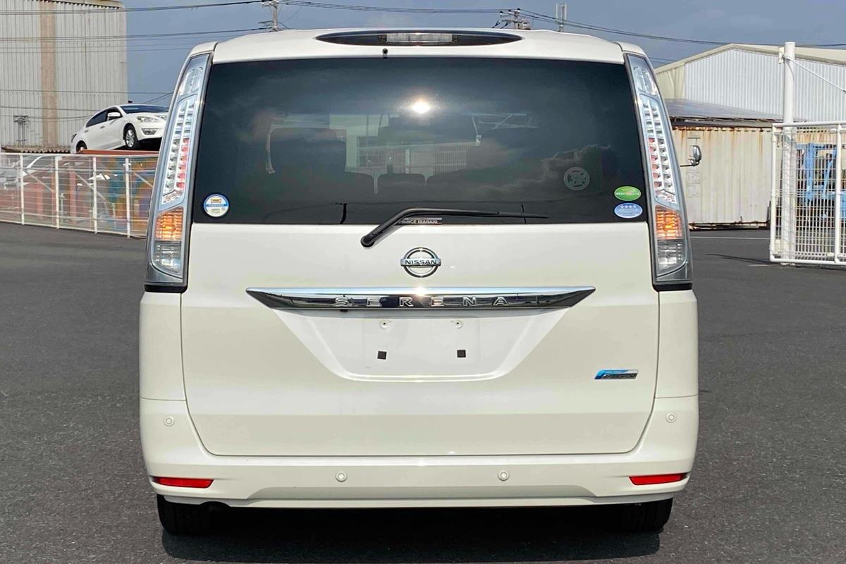 2015 Nissan Serena