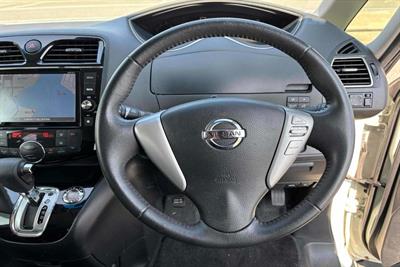 2014 Nissan Serena - Thumbnail