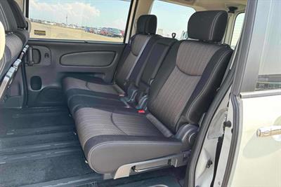 2014 Nissan Serena - Thumbnail