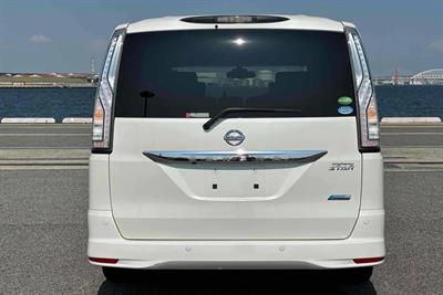 2014 Nissan Serena - Thumbnail