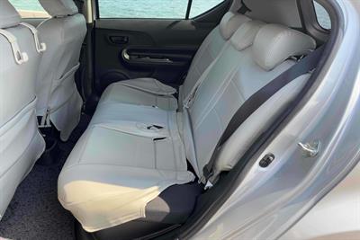 2015 Toyota Aqua - Thumbnail
