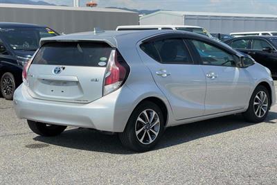 2015 Toyota Aqua - Thumbnail