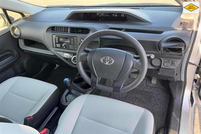 2020 Toyota Aqua - Thumbnail