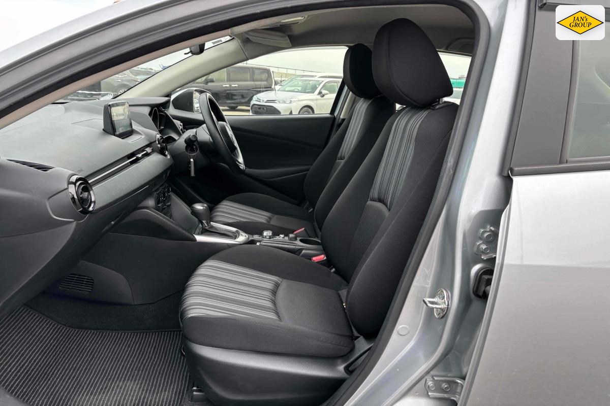 2017 Mazda Demio