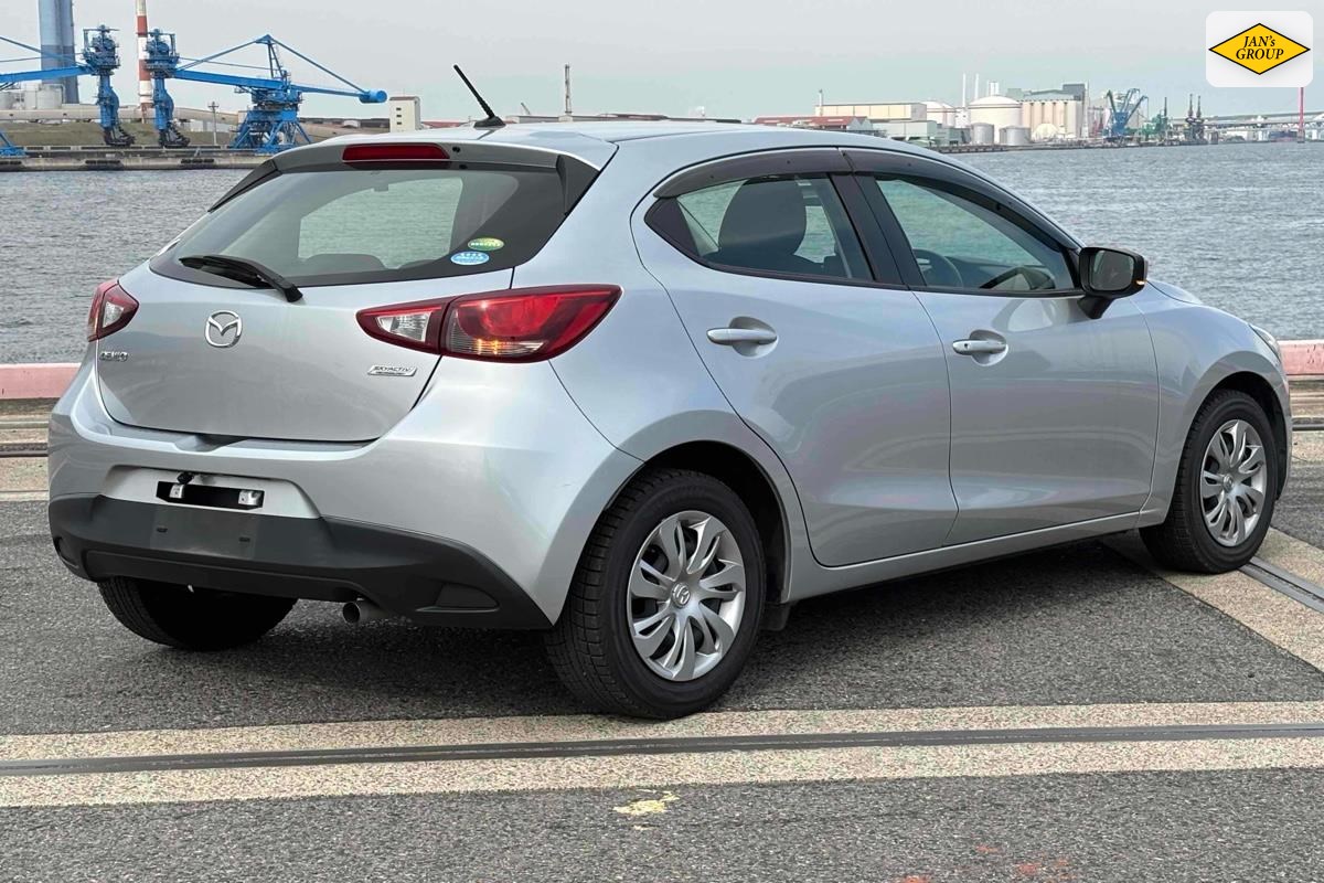 2017 Mazda Demio