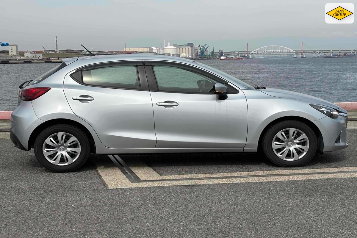 2017 Mazda Demio