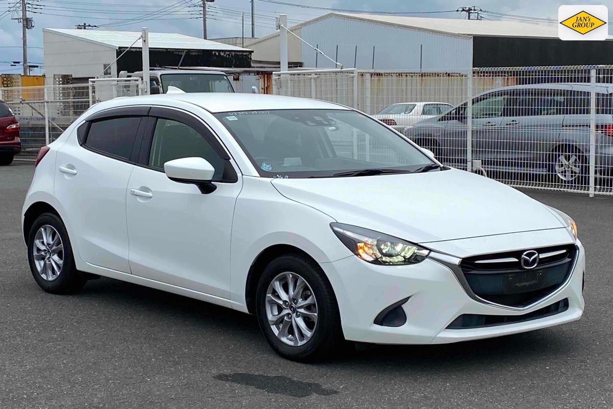 2016 Mazda Demio