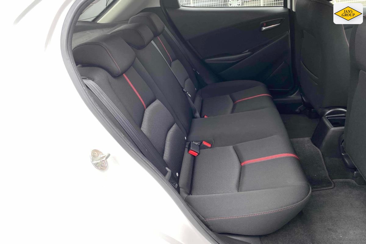 2016 Mazda Demio