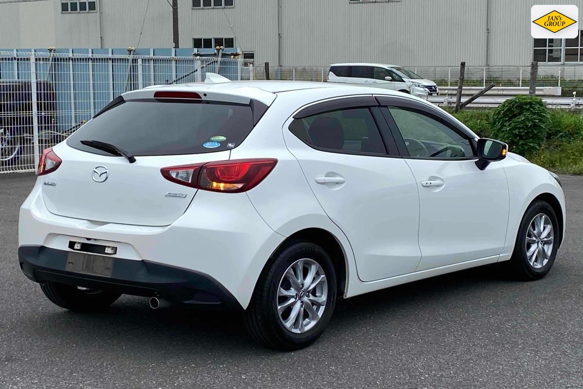 2016 Mazda Demio
