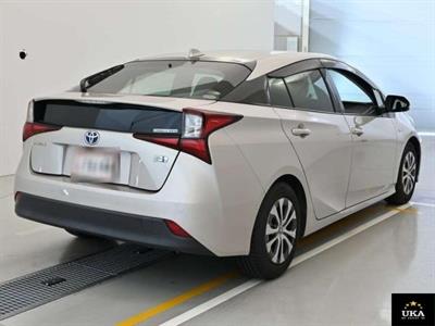 2019 Toyota Prius - Thumbnail