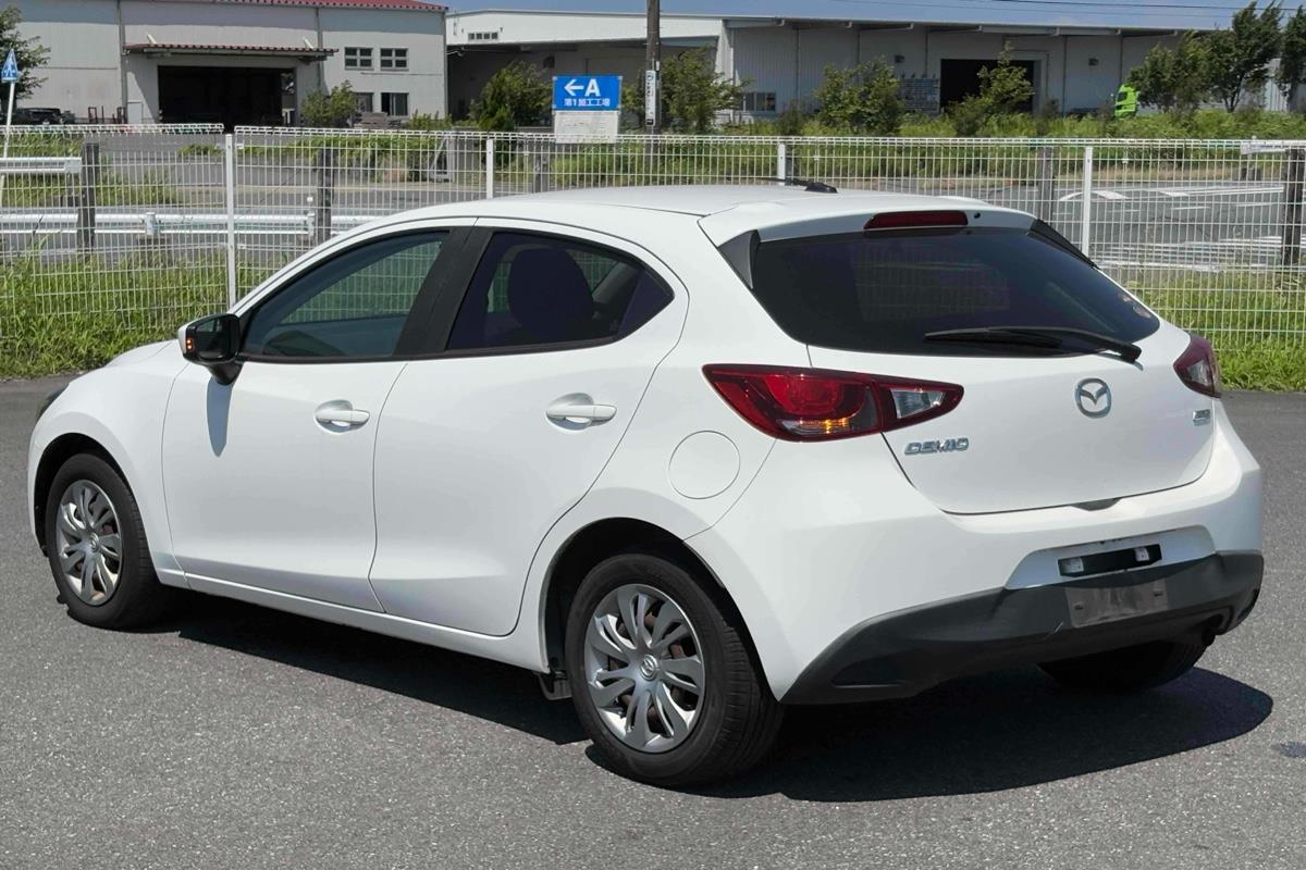 2016 Mazda Demio