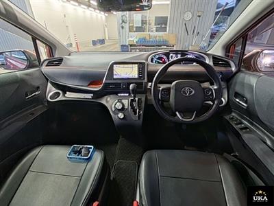 2016 Toyota Sienta - Thumbnail