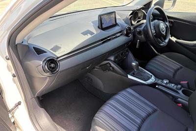 2020 Mazda 2 - Thumbnail