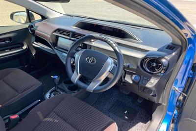 2015 Toyota Aqua - Thumbnail