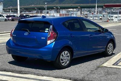 2015 Toyota Aqua - Thumbnail