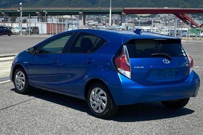 2015 Toyota Aqua - Thumbnail